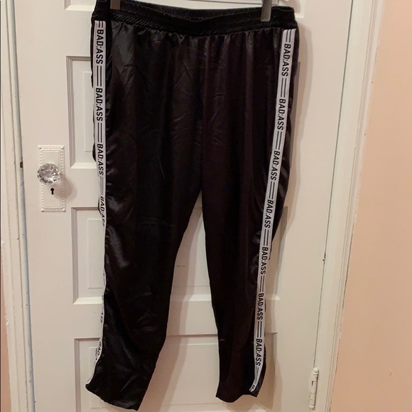 Fashion Nova Real One Satin Set, Size 2X - Picture 2 of 4